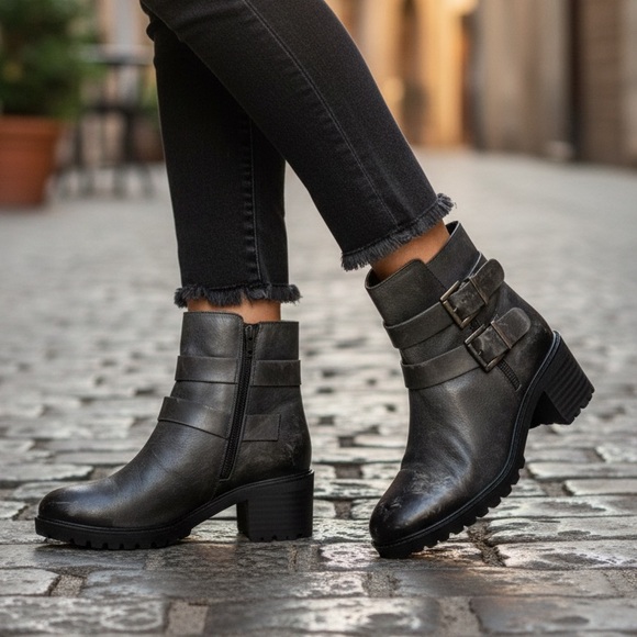 Eric Michael Shoes - Eric Michael Black Leather Double Buckle Lug Sole Ankle Boots EU 41